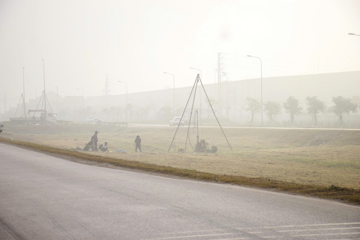Công tác khảo sát địa hình, thủy văn đã xong, hiện đã khoan được 131/177 lỗ đạt 74%.