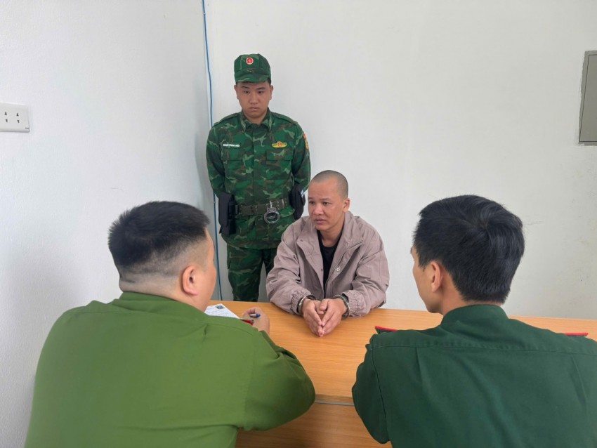 Đồn Biên phòng Cửa khẩu Lý Vạn phát hiện và bắt giữ 2 đối tượng truy nã Đồn Biên phòng Cửa khẩu Lý Vạn phát hiện và bắt giữ 2 đối tượng truy nã