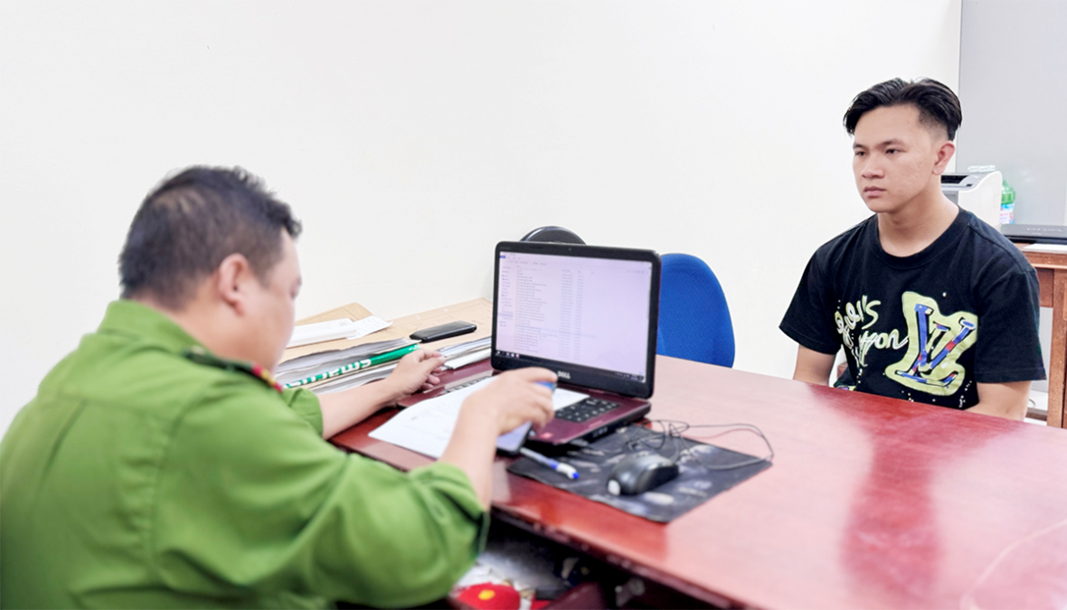 Kịp thời bắt giữ nhóm thanh thiếu niên mang hung khí đập phá nhà dân trong đêm Kịp thời bắt giữ nhóm thanh thiếu niên mang hung khí đập phá nhà dân trong đêm