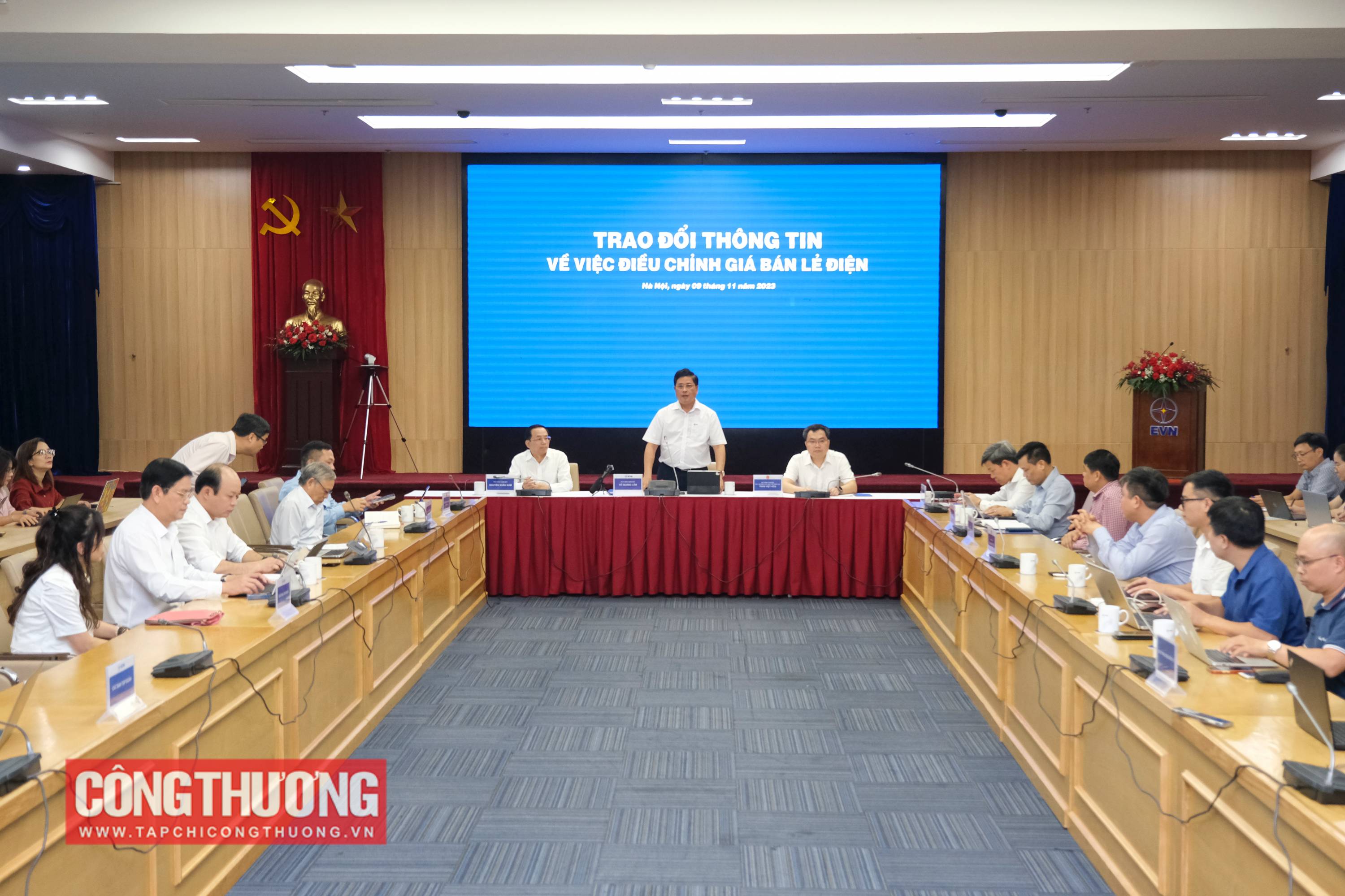 Toàn cảnh buổi trao đổi thông tin về việc điều chỉnh giá bán lẻ điện