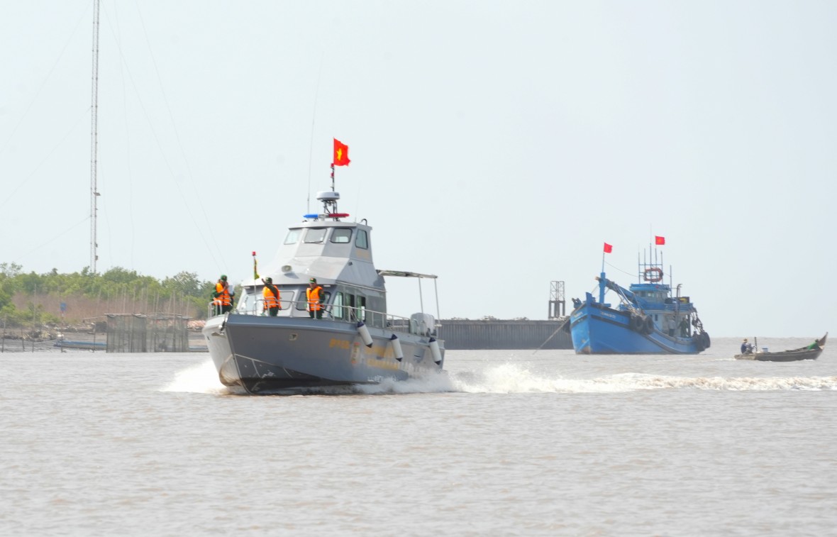 BĐBP Cà Mau giữ vững bình yên nơi địa đầu cực Nam Tổ quốc BĐBP Cà Mau giữ vững bình yên nơi địa đầu cực Nam Tổ quốc