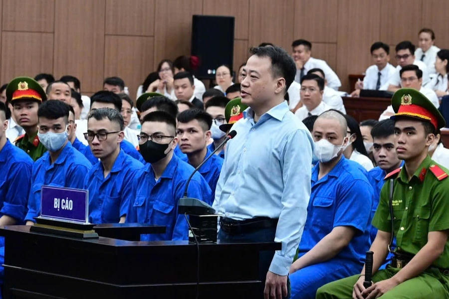 Shark Bình tại tòa (Ảnh: Minh Anh).