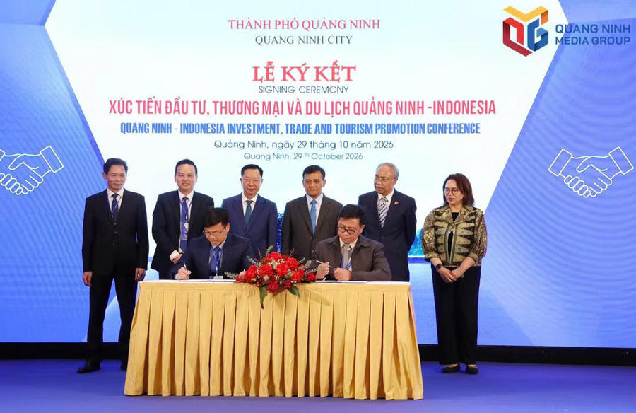 Trường Đại học Công nghiệp Quảng Ninh và Đại học Dian Nuswantoro, Indonesia ký kết biên bản ghi nhớ.Ảnh: Báo Quảng Ninh