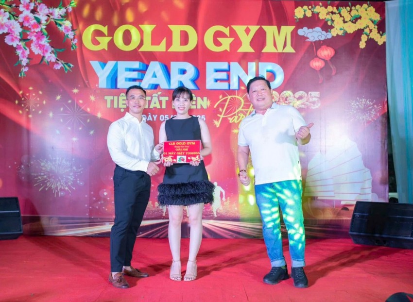 Các đại biểu tham dự buổi lễ.