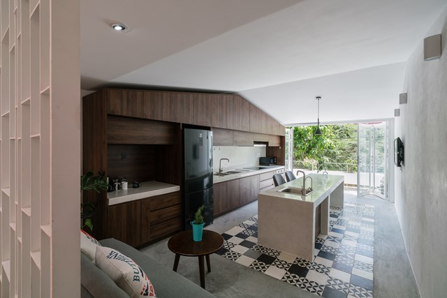 Kh&ocirc;ng gian ph&ograve;ng bếp.