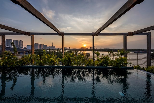 Kh&ocirc;ng kh&iacute; mở v&ocirc; địch trong nh&agrave; thay v&igrave; bị b&oacute; buộc kh&ocirc;ng gian, tạo ra những điểm h&agrave;i h&ograve;a c&acirc;n đối v&agrave; dễ chịu.