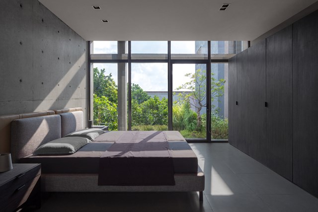 Nhà 3 tầng có mái đá và trần bê tông ở Hà Nội - Ảnh 1