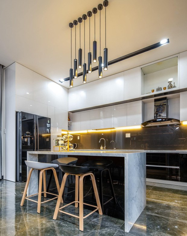 Chuyển về Đà Nẵng sống, chồng mua mảnh đất 180m2 và xây tặng vợ ngôi nhà đẹp như resort - Ảnh 3