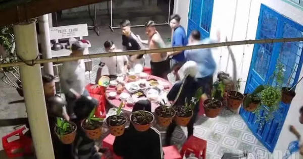 Nhóm côn đồ che biển số xe xông vào nhà dân, nổ súng và đâm dao khiến 2 người nhập viện