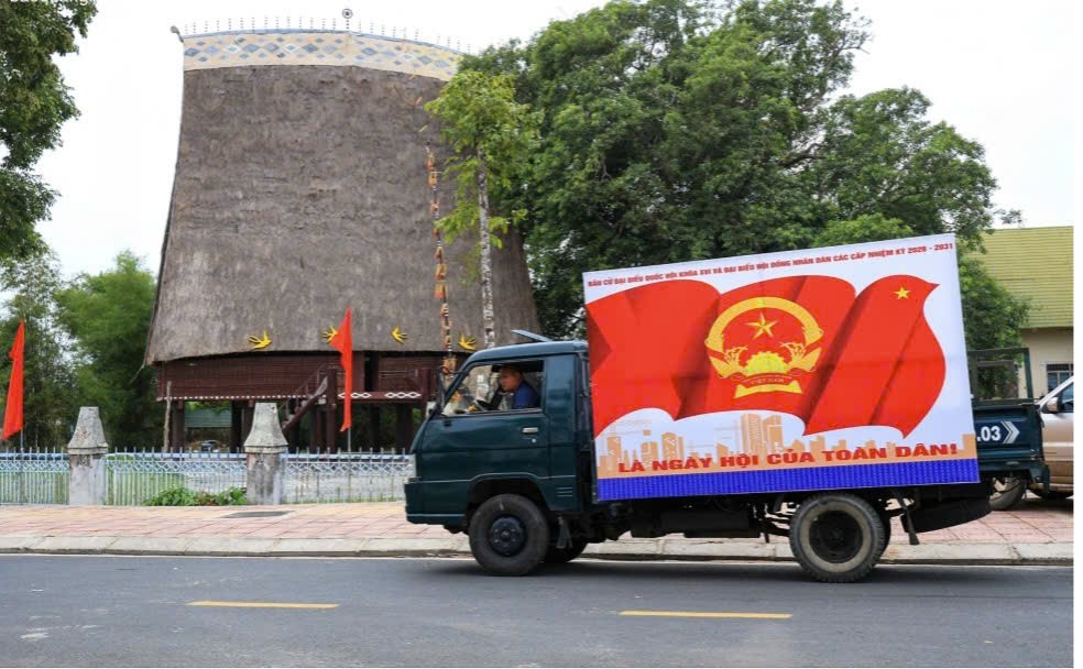 “Tiếng loa Thanh niên” của tuổi trẻ xã Kon Braih, Quảng Ngãi lan tỏa thông tin bầu cử “Tiếng loa Thanh niên” của tuổi trẻ xã Kon Braih, Quảng Ngãi lan tỏa thông tin bầu cử