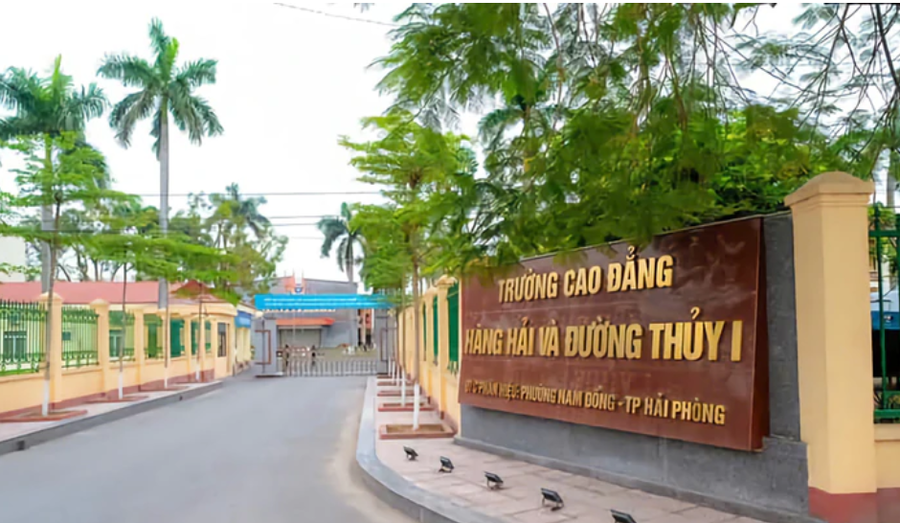 Công an TP Hải Phòng tạm giữ hình sự một học viên đánh nam sinh Hoàng Công H. thương tích nặng tại Trường cao đẳng Hàng hải và Đường thủy 1, sau đó nạn nhân tử vong - Ảnh: N. HOÀN