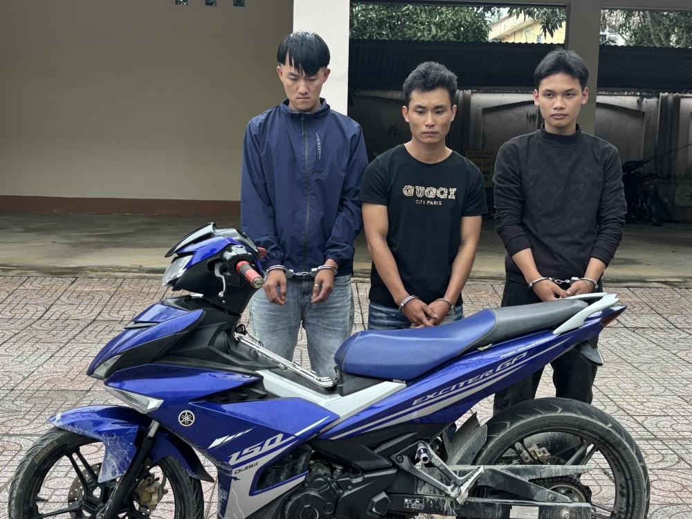 Các đối tượng cùng phương tiện gây án - Ảnh Công an Hà Tĩnh.