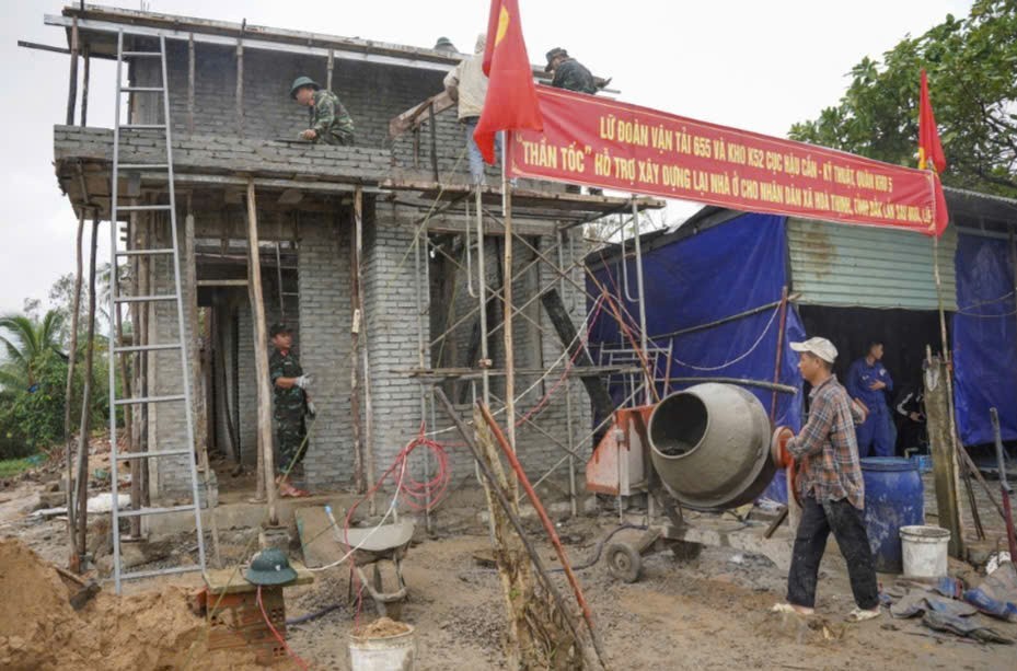 Khi bộ đội về làng...