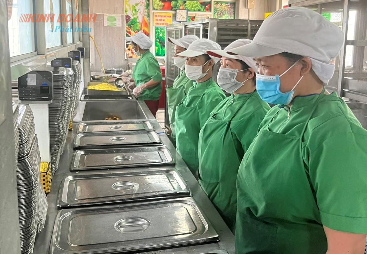 Doanh nghiệp đi đầu trong cung cấp thực phẩm suất ăn