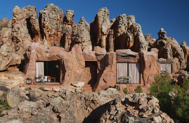 Tọa lạc tr&ecirc;n d&atilde;y n&uacute;i Cederberg ở Western Cape, đ&acirc;y l&agrave; khu nghỉ dưỡng y&ecirc;n tĩnh l&yacute; tưởng c&aacute;ch xa đ&ocirc; thị nhộn nhịp.