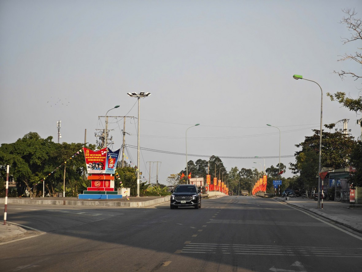 Quảng Ninh rực rỡ cờ hoa chào mừng Đại hội Đảng và mừng xuân mới