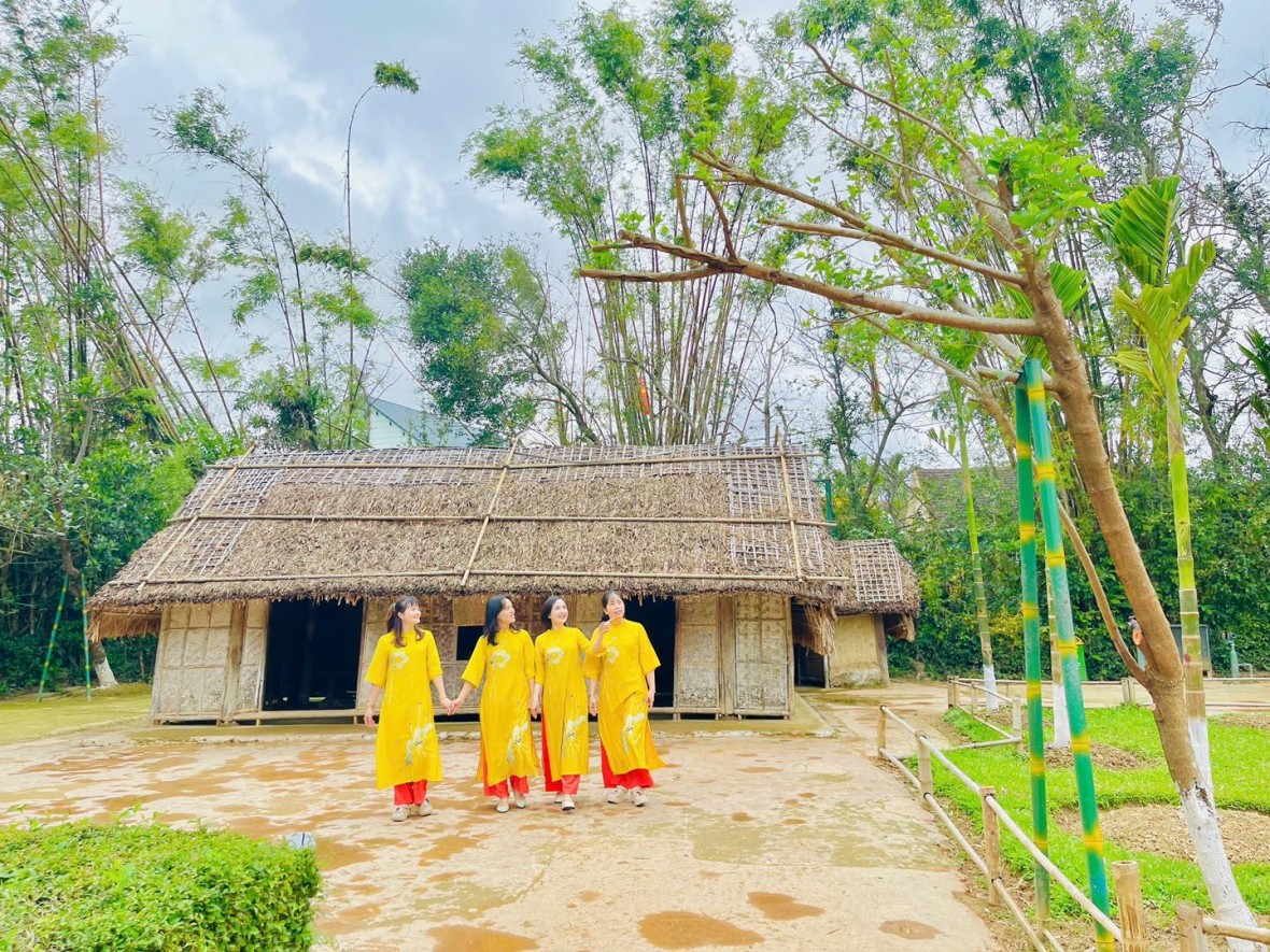 Sắc xuân trên quê hương Bác. Sắc xuân trên quê hương Bác.