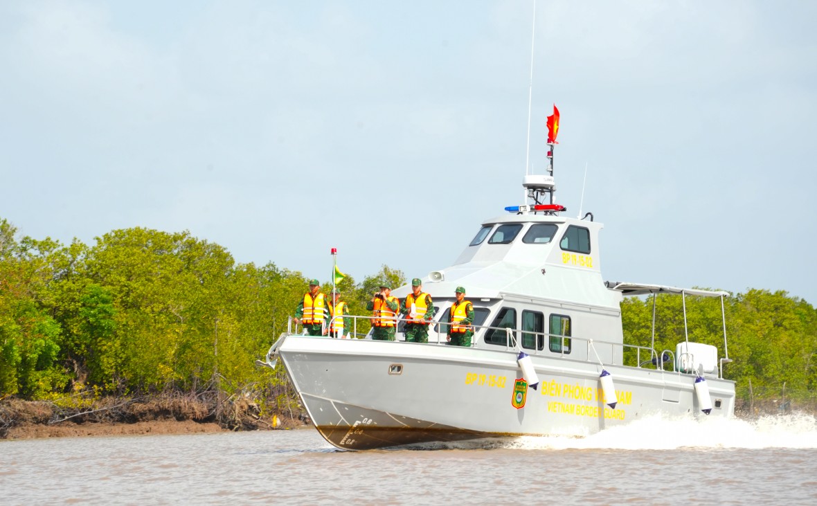 Xuân nơi đầu sóng: Ấm áp tình quân – dân trên tuyến đầu biên giới biển Cà Mau