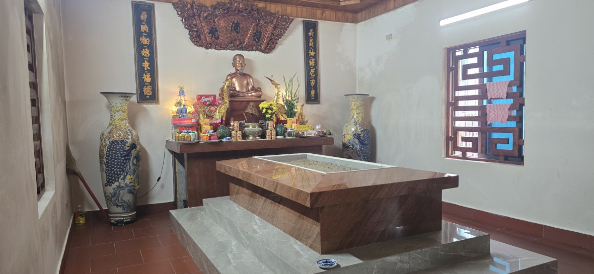 Đầu năm về Miếu Cố Tuệnh cầu bình an: Chốn tâm linh từ một phận người vô danh Đầu năm về Miếu Cố Tuệnh cầu bình an: Chốn tâm linh từ một phận người vô danh