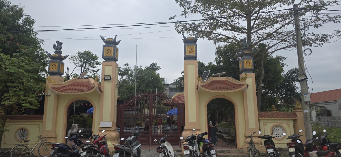 Đầu năm về Miếu Cố Tuệnh cầu bình an: Chốn tâm linh từ một phận người vô danh Đầu năm về Miếu Cố Tuệnh cầu bình an: Chốn tâm linh từ một phận người vô danh