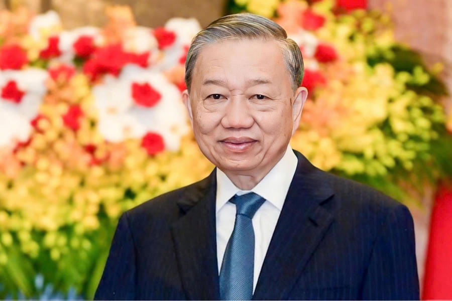 “Trước Nhân dân cả nước, chúng ta cam kết thực hiện mạnh mẽ các mục tiêu đã đề ra” - Tổng Bí thư Tô Lâm. Ảnh: Nam Trần.