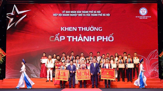 MB Life vinh dự nhận bằng khen của UBND TP Hà Nội