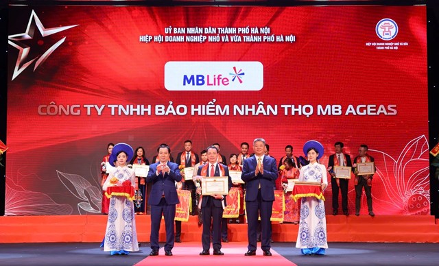 MB Life được UBND TP H&agrave; Nội trao tặng bằng khen về th&agrave;nh t&iacute;ch đ&oacute;ng g&oacute;p an sinh x&atilde; hội, g&oacute;p phần x&acirc;y dựng, ph&aacute;t triển kinh tế x&atilde; hội của Thủ đ&ocirc; năm 2025. &nbsp;