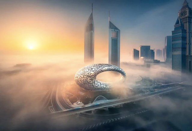 Bảo t&agrave;ng Tương lai được m&ocirc; tả l&agrave; một trong những &ldquo;t&ograve;a nh&agrave; đẹp nhất thế giới&rdquo;, ẩn chứa nhiều cuộc triển l&atilde;m, đưa&nbsp;du kh&aacute;ch đến với thế giới tương lai của năm 2071 với nhiều lĩnh vực như vũ trụ kh&ocirc;ng gian, t&acirc;m linh, kỹ thuật sinh học v&agrave; thi&ecirc;n nhi&ecirc;n...