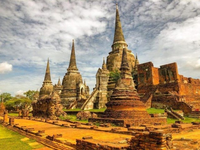 Một g&oacute;c c&ocirc;ng vi&ecirc;n lịch sử Ayutthaya.