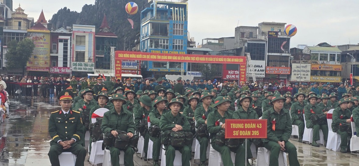 Hơn 2.300 thanh niên Quảng Ninh lên đường nhập ngũ năm 2026 Hơn 2.300 thanh niên Quảng Ninh lên đường nhập ngũ năm 2026