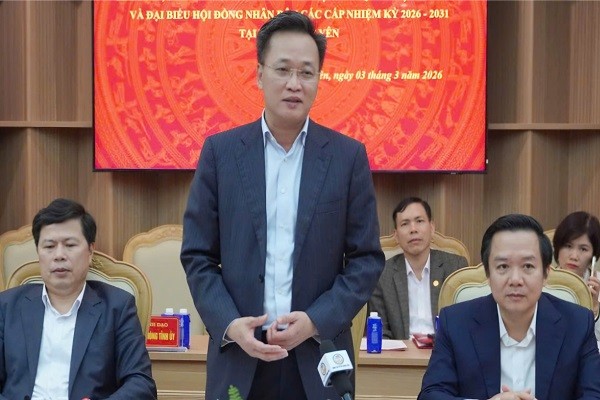 Phó Chủ tịch Quốc hội Nguyễn Thị Thanh kiểm tra công tác bầu cử tại Hưng Yên