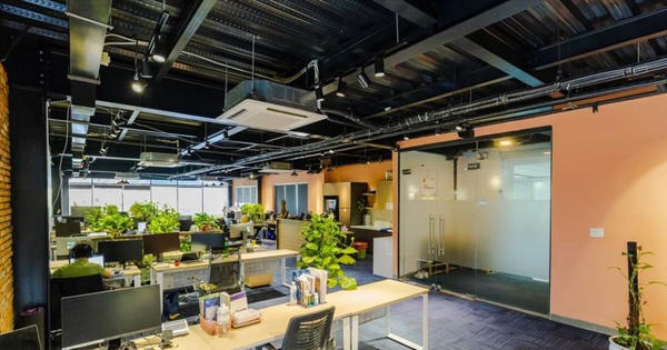 Thị trường văn phòng quý IV/2025 có sự phân hóa: Hạng A điều chỉnh để hấp thu nguồn cung mới, hạng B duy trì ổn định