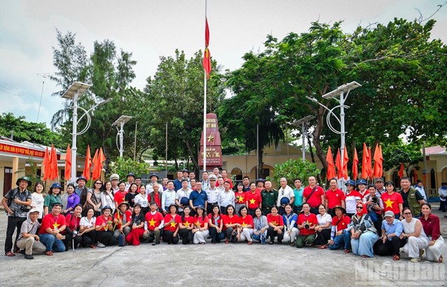 Phát động chiến dịch “Triệu cột mốc xanh” gây quỹ trồng cây phủ xanh đặc khu Trường Sa - Ảnh 3