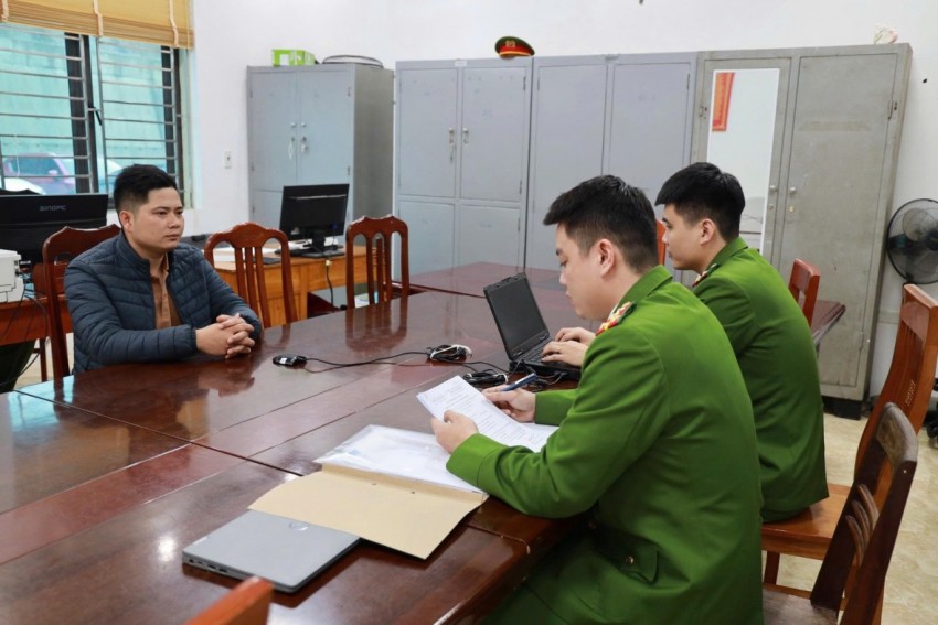 Khởi tố, bắt tạm giam lái tàu trong vụ chìm tàu ở hồ Thác Bà khiến nhiều người thiệt mạng Khởi tố, bắt tạm giam lái tàu trong vụ chìm tàu ở hồ Thác Bà khiến nhiều người thiệt mạng