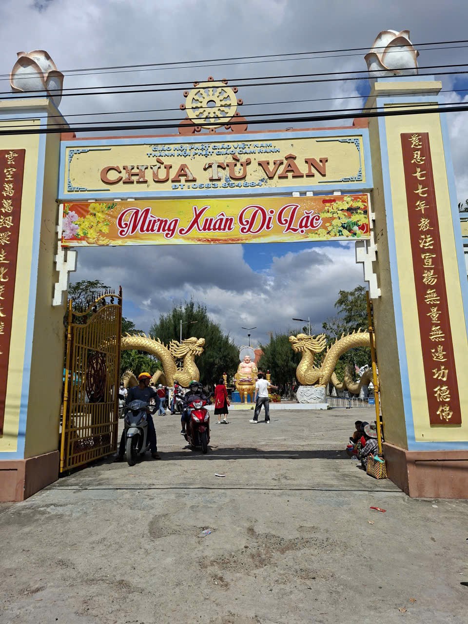 Du xuân miền biển, khám phá ngôi chùa làm từ hàng triệu vỏ ốc ở Khánh Hòa Du xuân miền biển, khám phá ngôi chùa làm từ hàng triệu vỏ ốc ở Khánh Hòa