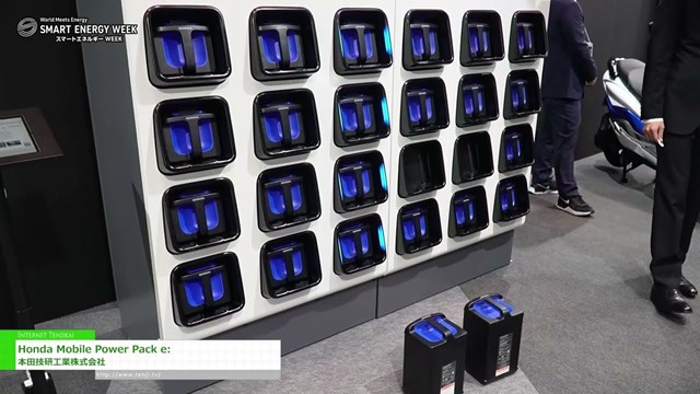 Quyết tâm không để bị tụt lại phía sau, Honda phát triển mẫu xe điện có thể thay pin tại trạm sạc dễ dàng như đi đổ xăng - Ảnh 3