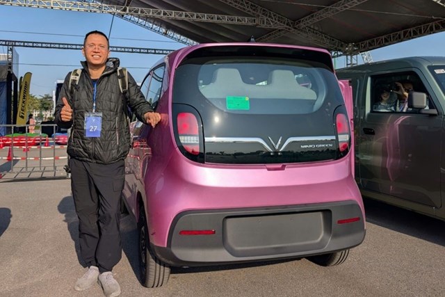 Anh Cường đ&aacute;nh gi&aacute; cao khả năng chạy dịch vụ của VinFast Minio Green &nbsp;