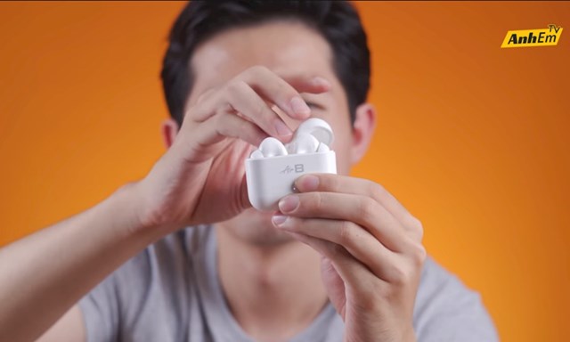Được quảng cáo "sang - xịn - mịn" đầy mong đợi, tai nghe BKAV AirB mới xuất hiện đã bị lôi ra bàn tán - Ảnh 1