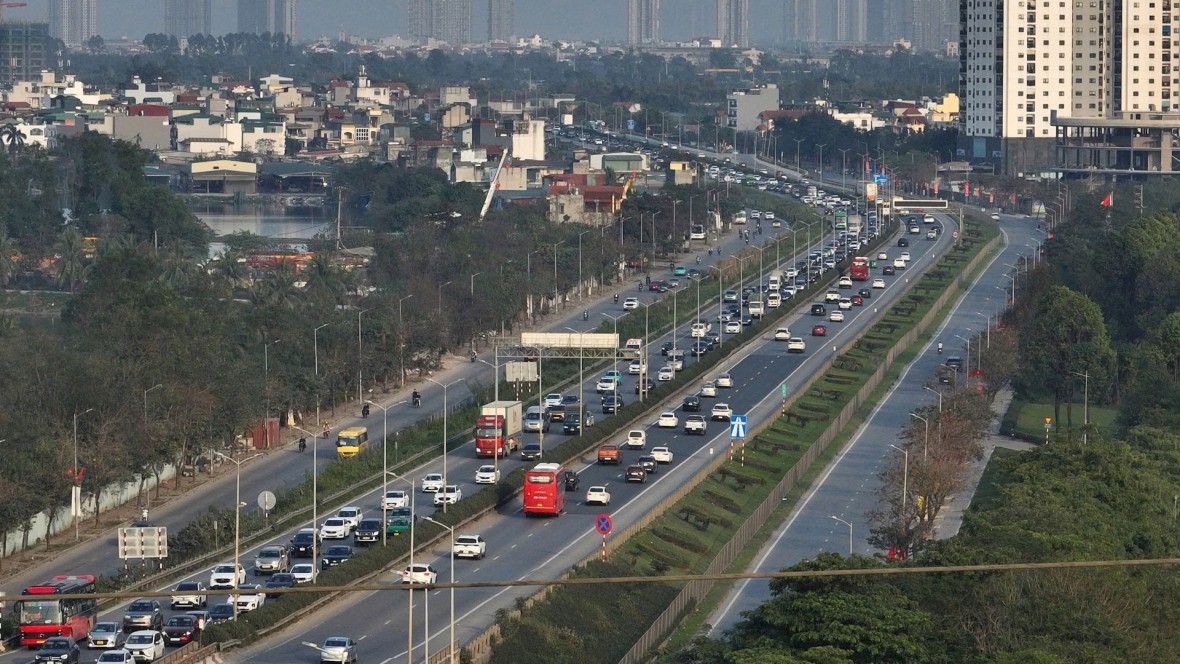 CSGT Hà Nội ứng dụng công nghệ theo dõi giao thông cuối kỳ nghỉ Tết Hình ảnh từ flycam của CSGT tại cao tốc Pháp Vân - Ninh Bình (đoạn cuối tại Pháp Vân) chiều 20/2.