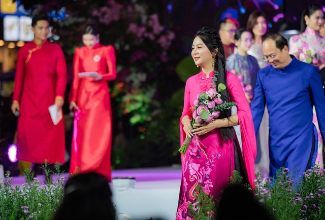 NTK Đỗ Trịnh Hoài Nam lan tỏa tình yêu áo dài thông qua các khóa học thiết kế miễn phí - Ảnh 3.