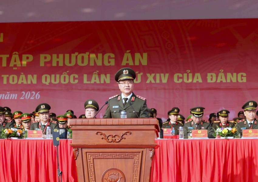 Thứ trưởng Phạm Thế Tùng phát biểu đáp từ và phát lệnh Lễ xuất quân và diễn tập phương án. Thứ trưởng Phạm Thế Tùng phát biểu đáp từ và phát lệnh Lễ xuất quân và diễn tập phương án.