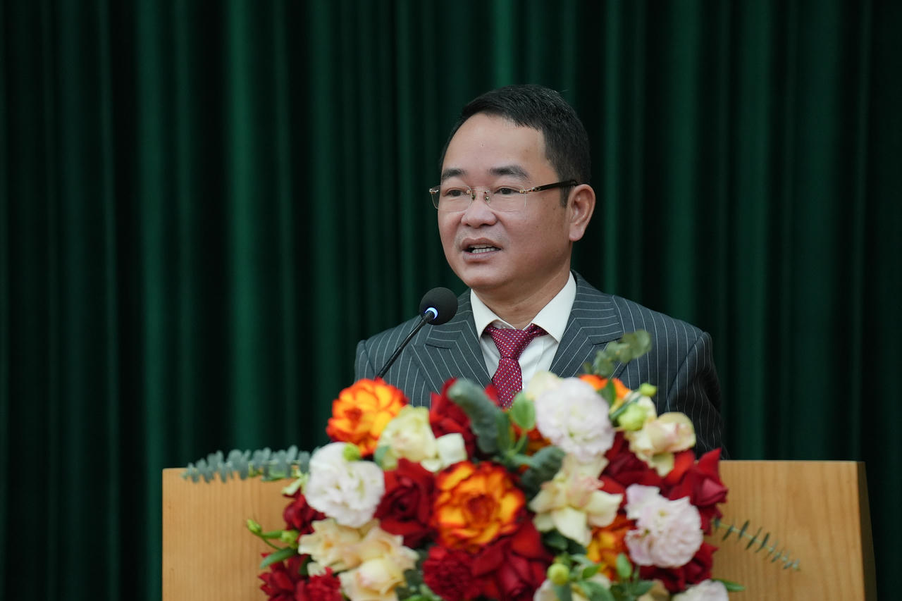 Tổng Bi&ecirc;n tập Vũ Ho&agrave;i Nam tiếp thu c&aacute;c &yacute; kiến chỉ đạo của Ph&oacute; B&iacute; thư chuy&ecirc;n tr&aacute;ch Đảng ủy Bộ. (Ảnh: P.Mai)