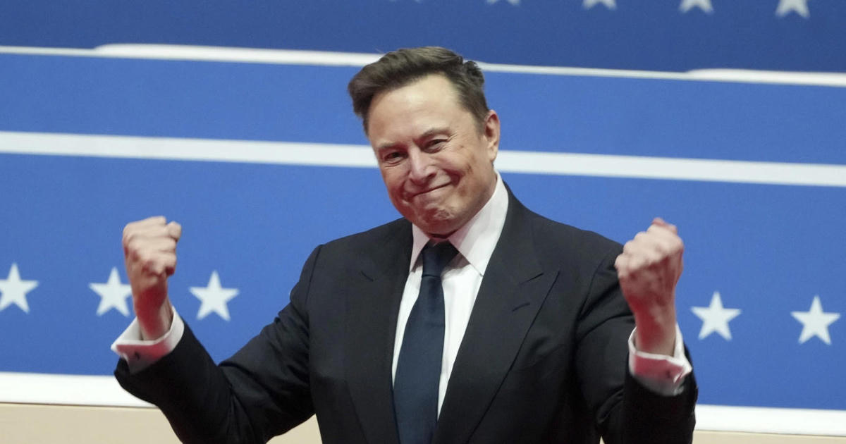 Elon Musk là người đầu tiên có tài sản vượt 800 tỷ USD