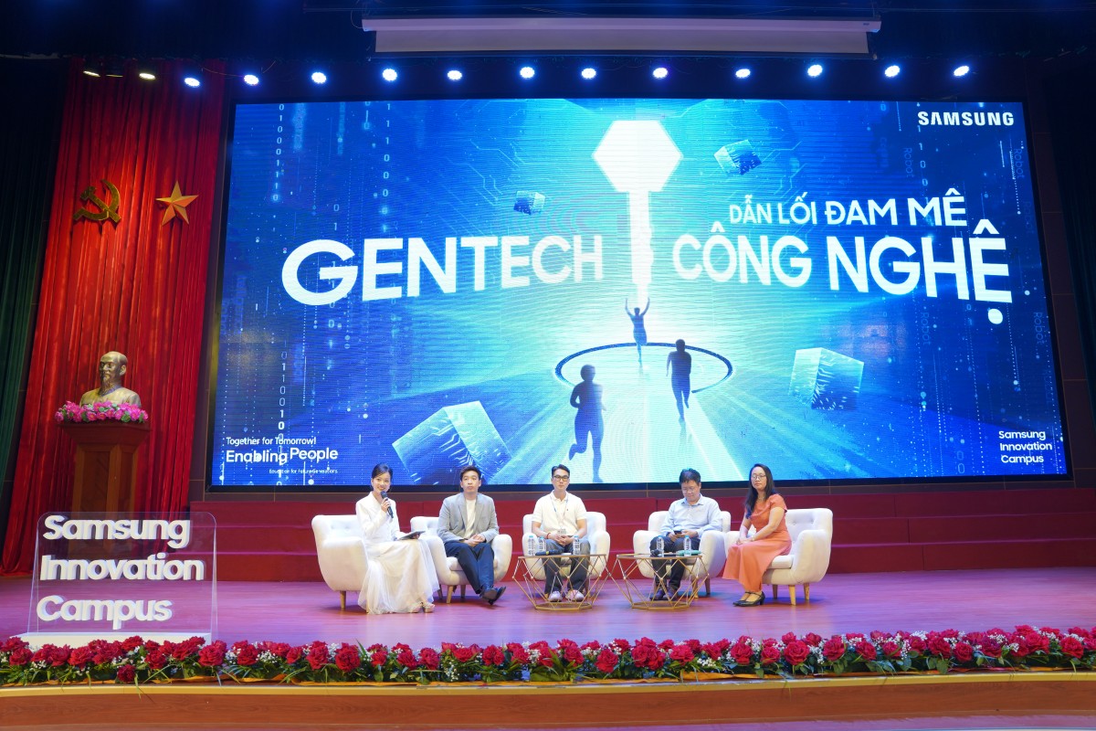 hoi-thao-dem-den-cho-cac-ban-hoc-sinh-sinh-vien-nhieu-thong-tin-huu-ich-ve-dinh-huong-phat-trien-nghe-nghiep20250426134021.jpg?rt=20250426134219