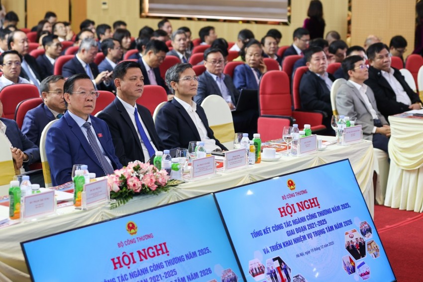 Thủ tướng đề nghị ngành Công Thương rút ra những bài học từ 12 dự án thua lỗ