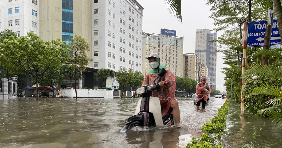 Hà Nội lý giải nguyên nhân sau mưa 30 phút nhiều tuyến phố vẫn ngập cục bộ