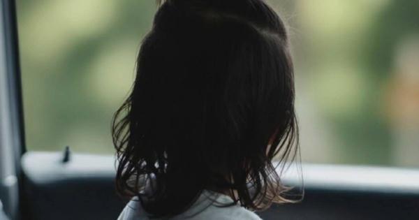 Bé gái hơn 2 tuổi tử vong thương tâm do bố bỏ quên trên xe ô tô suốt 7 giờ ở Nghệ An