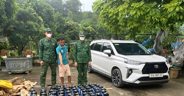 Đồn Biên phòng Cửa khẩu Hoành Mô bắt giữ vụ vận chuyển 92 bình nghi chứa khí cười tại khu vực biên giới