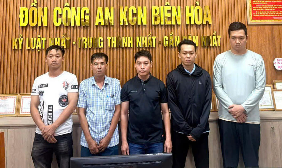 5 người thuộc Công ty TNHH Tenma ra đầu thú.