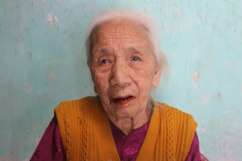 Cụ bà Đặng Thị Chín chia sẻ cảm xúc về lần bầu cử ở tuổi 104. Cụ bà Đặng Thị Chín chia sẻ cảm xúc về lần bầu cử ở tuổi 104.